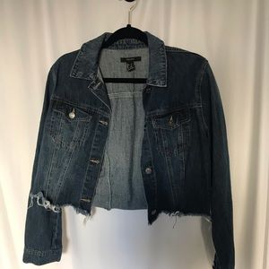 Adorable cropped denim top